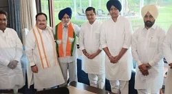 पंजाब विधानसभा के पूर्व अध्यक्ष Charanjit Singh Atwal राष्ट्रीय अध्यक्ष JP Nadda की उपस्थिति में BJP में हुए शामिल