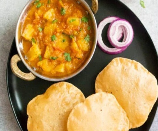 Recipe: आज ट्राई करें ‘Aloo Puri and sabji’ की ये आसान विधि