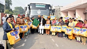 MLA Sheetal Angural ने मुख्यमंत्री तीर्थयात्रा योजना अधीन बस को किया रवाना