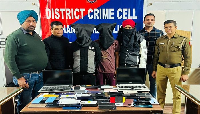 पुलिस ने चोरी के  मोबाइल और लैपटॉप समेत 3 को किया गिरफ्तार