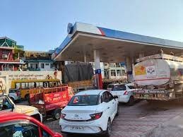 पंजाब में पेट्रोल पंपों पर Petrol- Diesel होने लगा खत्म , बिगड़ सकते है हालात