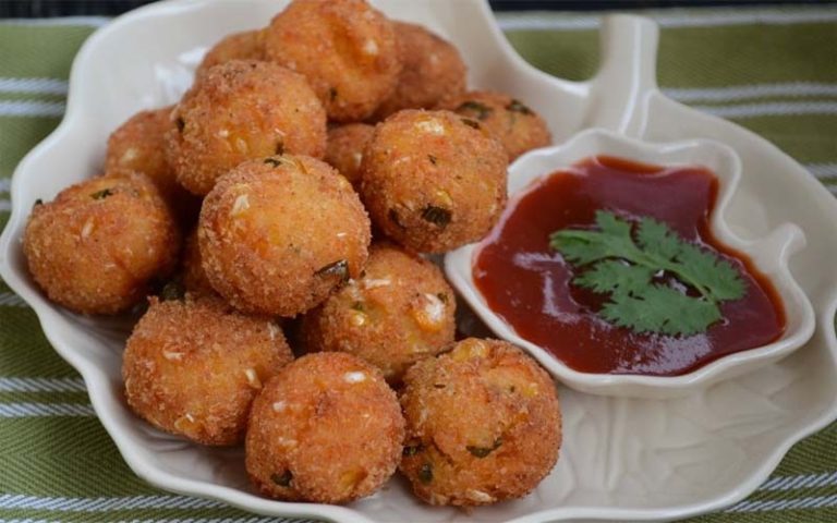 चाय के साथ बना कर खाएं स्वादिष्ट ‘Corn Sooji Balls’, जानें विधि