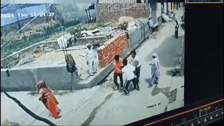 इलेक्ट्रीशियन  को अगवा कर बुरी तरह से पीटा,CCTV  आया सामने