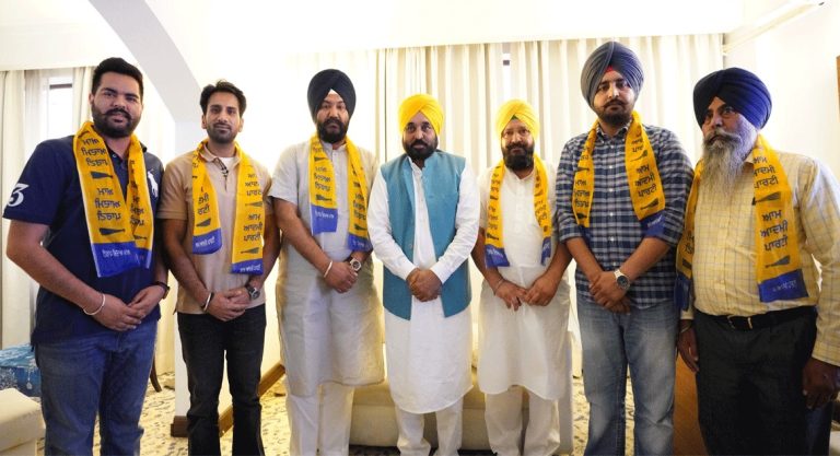 Amritsar में शिरोमणि अकाली दल काे लगा बड़ा झटका, Talbir Singh Gill आम आदमी पार्टी में हुए शामिल