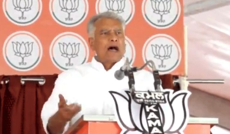 Punjab के नेताओं को भ्रष्टाचार के इलाज के लिए भी वैक्सीन की है जरूरत : Sunil Jakhar