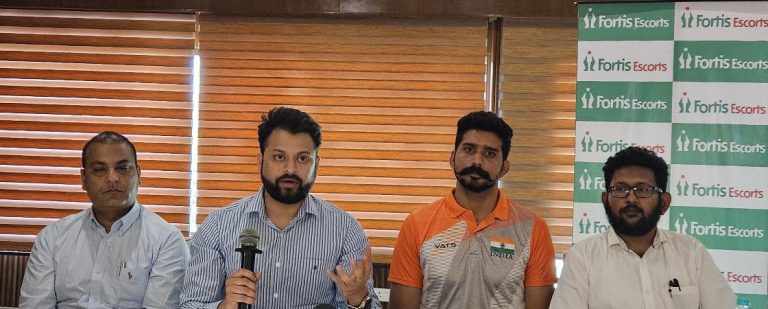 International Valleyball ਖਿਡਾਰੀ ਦੇ ਗੋਡੇ ਦੀ ਗੰਭੀਰ ਸੱਟ ਦਾ ਇਲਾਜ ਫੋਰਟਿਸ ਐਸਕਾਰਟਸ ਅੰਮ੍ਰਿਤਸਰ ਵਿਖੇ ਐਡਵਾਂਸਡ ਏਸੀਐਲ ਪੁਨਰ ਨਿਰਮਾਣ ਸਰਜਰੀ ਨਾਲ ਕੀਤਾ ਗਿਆ।